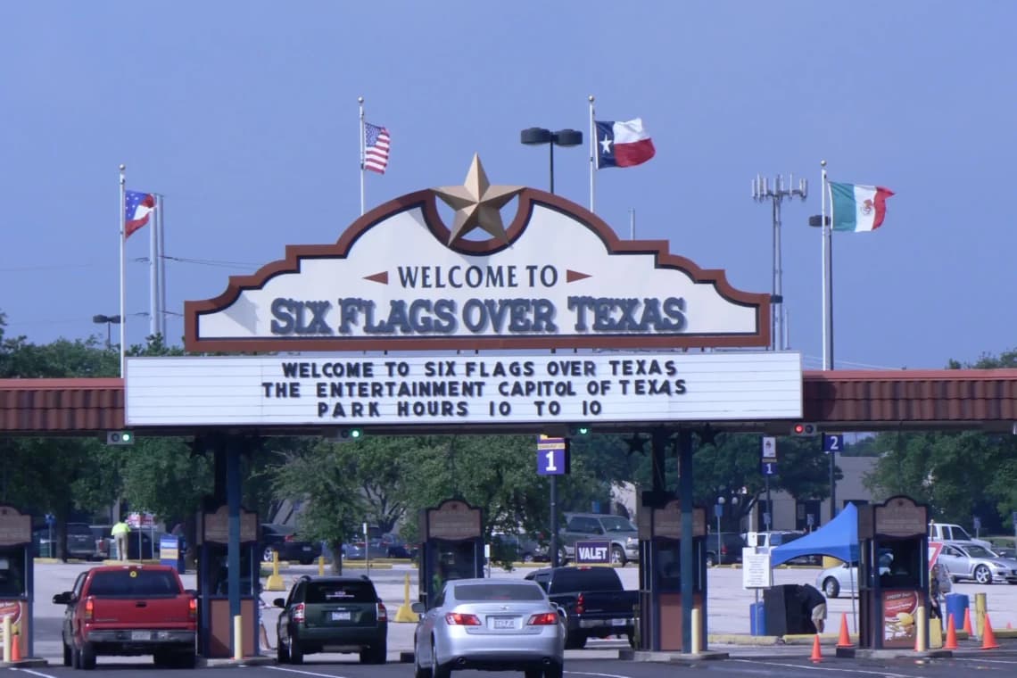 Experience Six Flags Over Texas Like a Pro: Stay in Downtown Dallas for the Best Rental Rooms